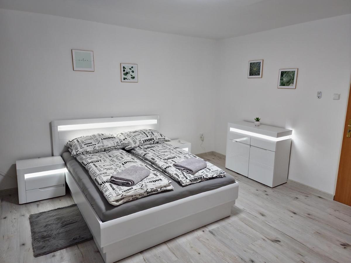 Apartamento Kukabura Katowice Exterior foto